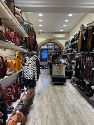 Florence Moon — Via dei Coronari, 100 — Interno
